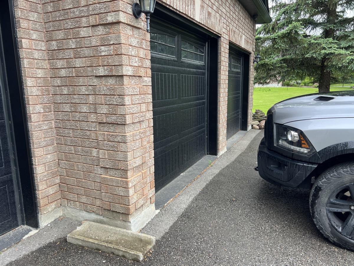 Stone feature detail